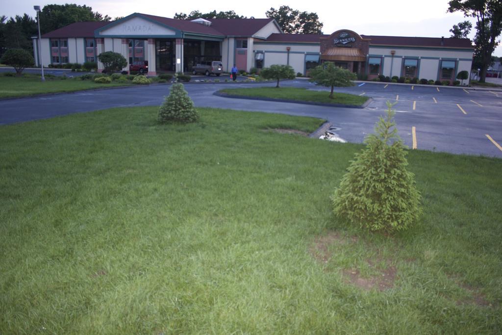 The Garden Inn Elkhart Exteriör bild