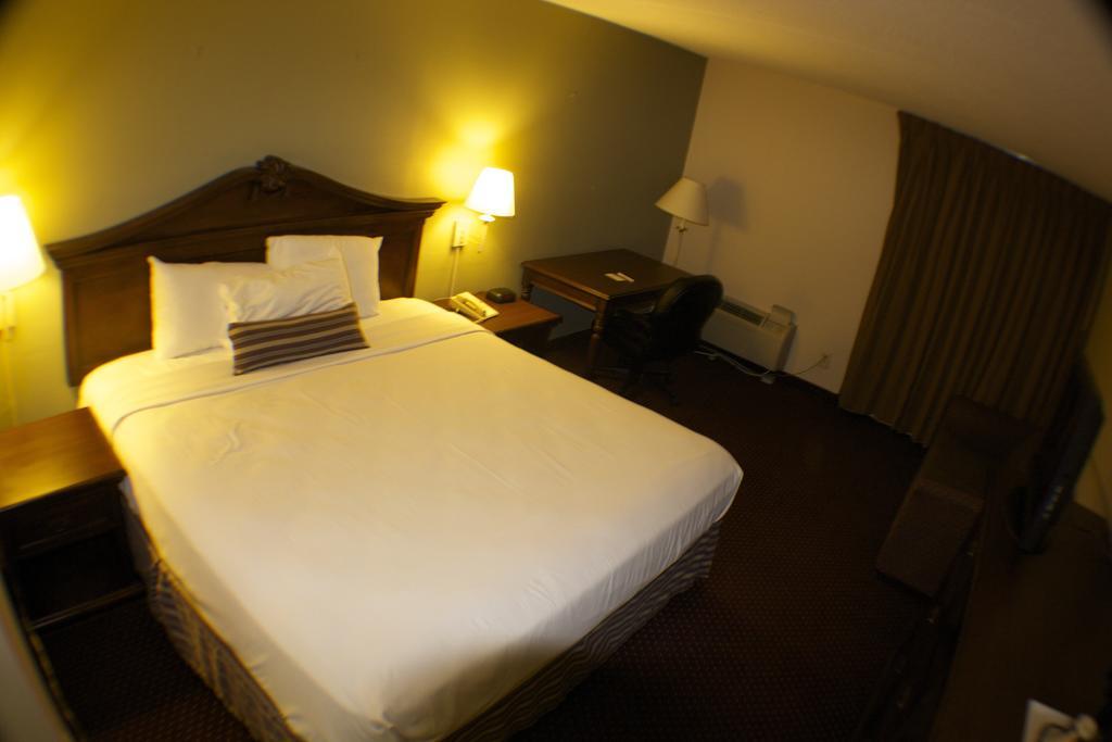 The Garden Inn Elkhart Exteriör bild
